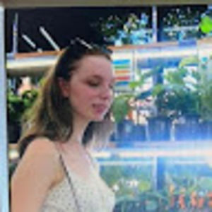 Meet your Posher, Olivia